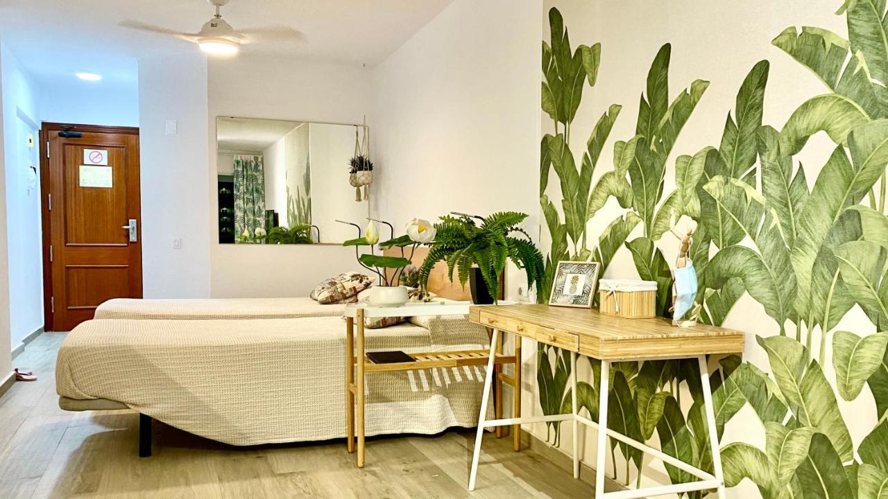 Enjoy A Sunny Apartment With Pool Next To The Sea أذيخي المظهر الخارجي الصورة