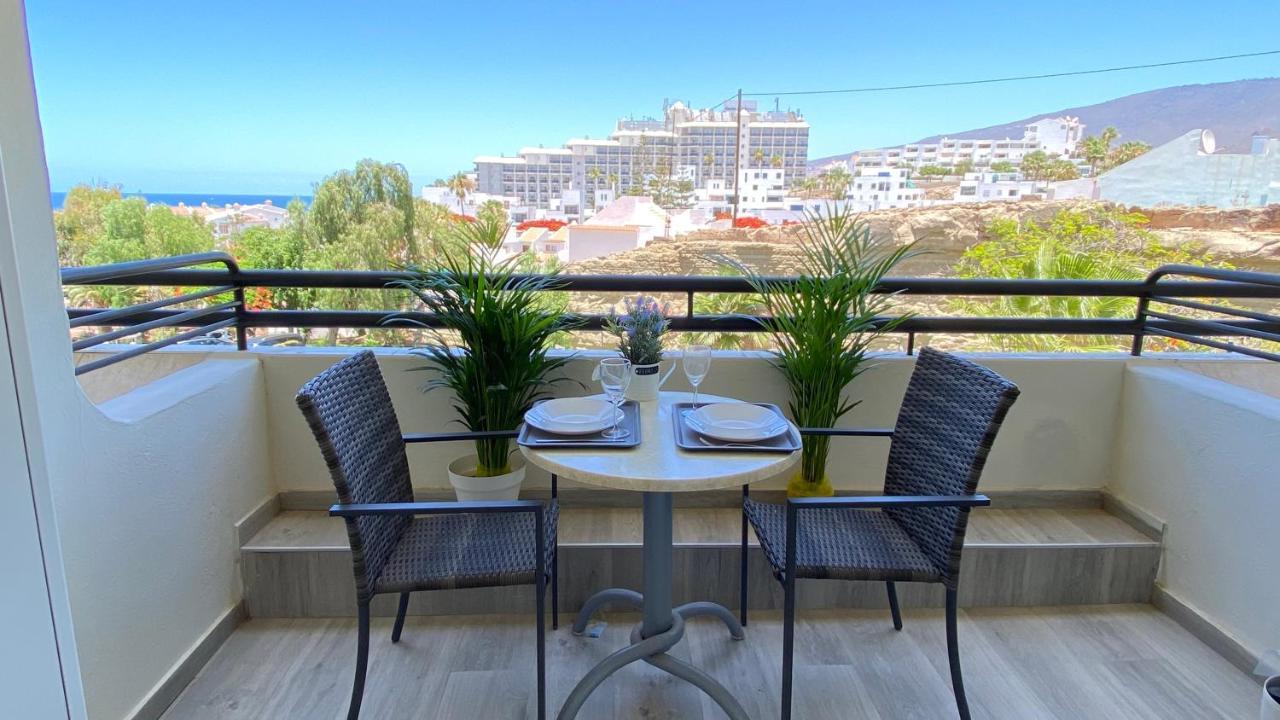 Enjoy A Sunny Apartment With Pool Next To The Sea أذيخي المظهر الخارجي الصورة